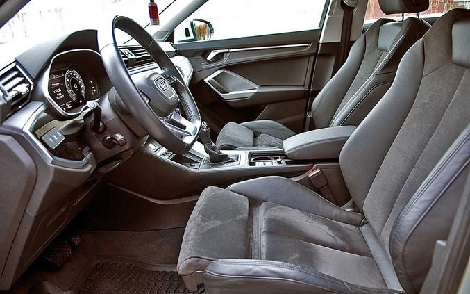 Audi Q3 cena 169000 przebieg: 19500, rok produkcji 2019 z Legnica małe 211